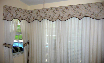 Scoll shaped  Corner Cornice over sheer curtains